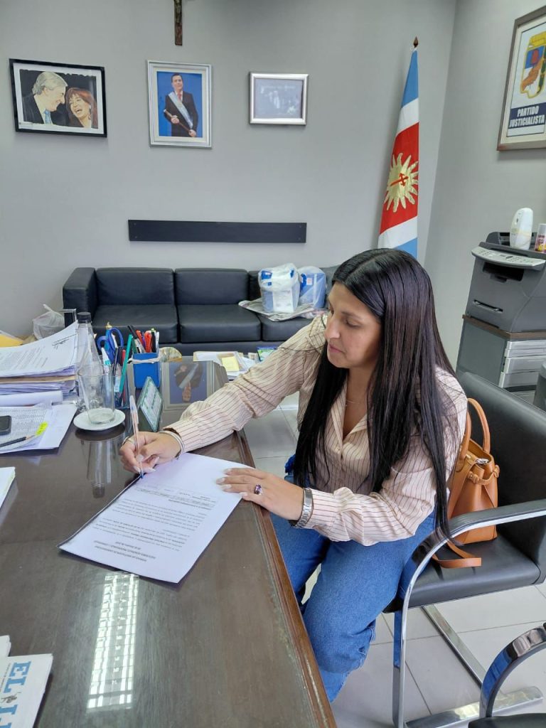 Ana Góngora Cordero, candidata a comisionada en La Aurora: “El pueblo no está acorde al desarrollo de la provincia”
