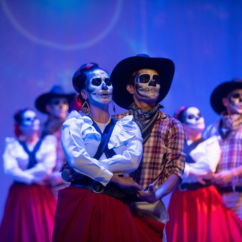 INFO DEL ESTERO te lleva a ver “Mihcailhuitl… Más allá de la vida”, una puesta en escena por el Día de los Muertos