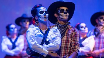 INFO DEL ESTERO te lleva a ver “Mihcailhuitl… Más allá de la vida”, una puesta en escena por el Día de los Muertos