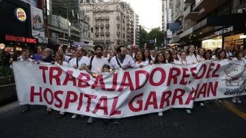 El Gobierno otorgó aumento salarial a trabajadores del Garrahan y negó “emergencia” en el sector