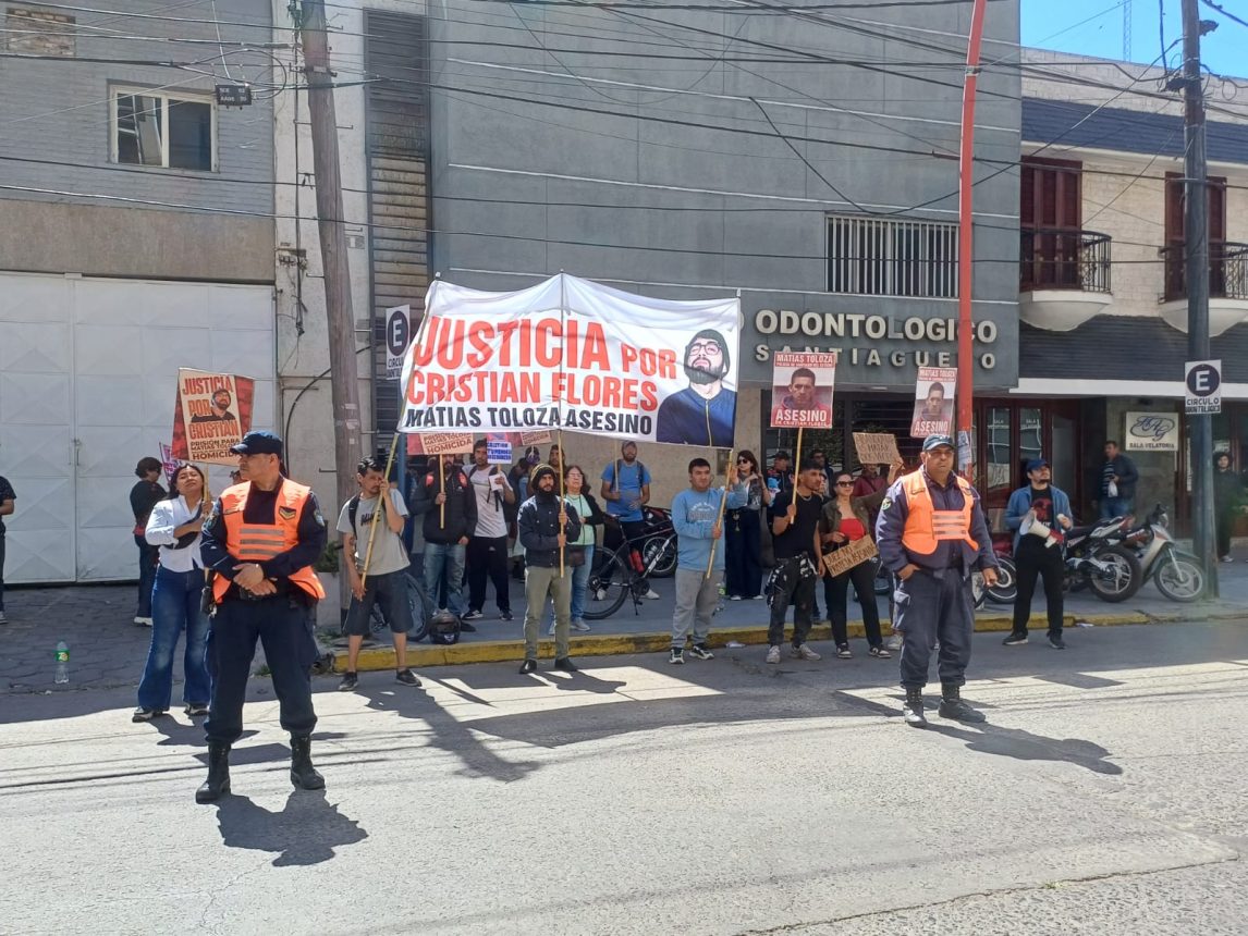 Familiares y amigos de Cristian Flores marcharon en pedido de justicia a dos meses de su muerte