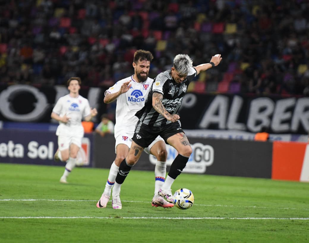 Central Córdoba perdió ante Tigre y desperdició la chance de subirse a la punta