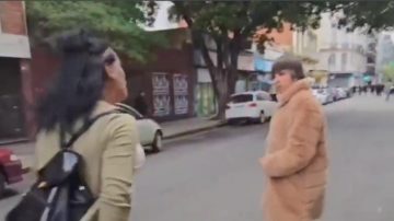 ¡A los empujones! Robertito Funes Ugarte tuvo que huir de la marcha por el triple femicidio