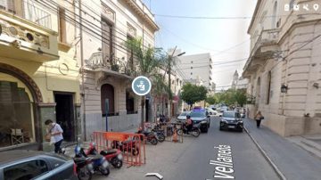 ¡Nada respetan! Intentaron robar una moto desde el frente de la Comisaría N° 1, en pleno centro