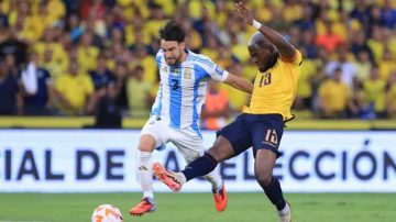 EN VIVO | Sin Messi y con Otamendi expulsado, Argentina pierde ante Ecuador por la mínima