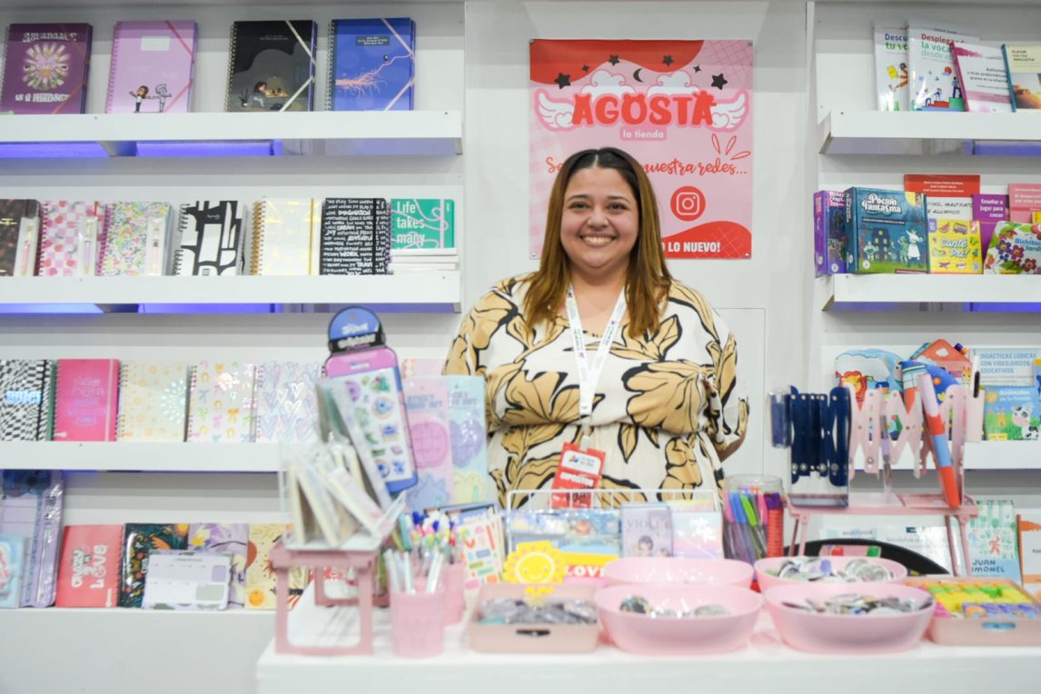 Uno de nuestros stands favoritos en la Feria del Libro: Agosta Tienda