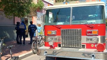 Una imprudencia en pleno centro: quiso limpiar el patio y casi incendia la manzana