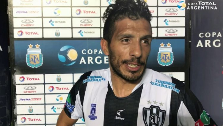 El drama del “Bicho” Rossi, ídolo de Central Córdoba: vende sus camisetas del Ferro para sobrevivir