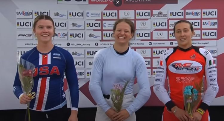 Simashkina se quedó con la final femenina Sub-23 de BMX en Santiago del Estero
