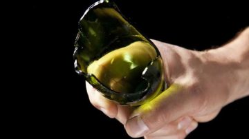 Brutal pelea en un boliche de la Autopista Juan D. Perón: joven terminó con más de 30 puntos de sutura