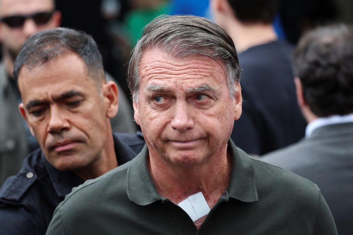 Internaron de urgencia a Jair Bolsonaro tras descompensarse bajo arresto domiciliario
