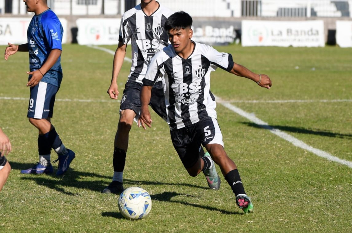 Central Córdoba cerró el año en la Liga Santiagueña con un empate ante Banfield