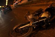 Dos personas resultaron heridas tras un choque entre una moto y un remis