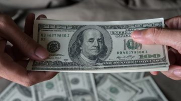Nuevo récord histórico: La compra de dólar rozó los USD 6.900 millones en septiembre