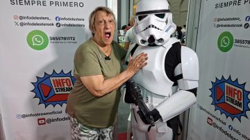 Visitantes de otra galaxia: Los Dark Side Warrios visitaron el stand de Info del Estero