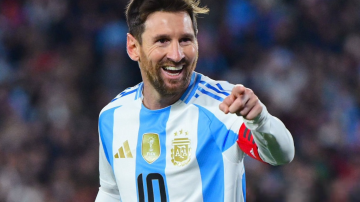 Messi se despidió del Monumental con un doblete en la victoria de Argentina sobre Venezuela