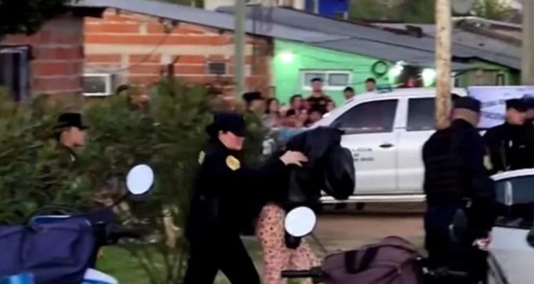 Una adolescente mató a puñaladas a una vecina en medio de una disputa entre familias