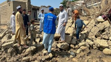 Más de 800 muertos tras un fuerte sismo en Afganistán