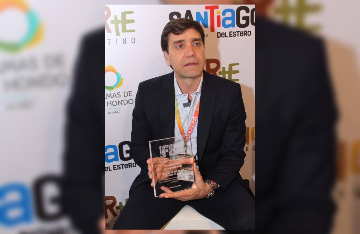 Mukdise cruzó a Scioli en la FIT mientras visitaba el stand de Santiago: “Sos la peor gestión de turismo de la historia”