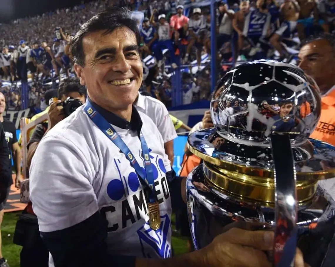 Gustavo Quinteros será el DT de Independiente y debutará en el clásico ante Racing