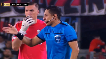 Video: el insólito festejo de los hinchas de River por un penal que no fue
