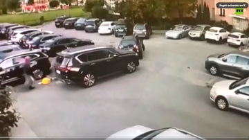 Video: atrapan a un agente ucraniano que se disfrazó de anciana para atentar en Rusia