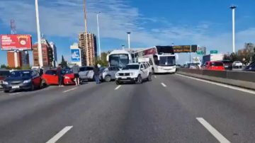 Video: impresionante choque múltiple en General Paz