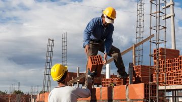 El costo de la construcción aumentó 1,5% en agosto y se desacelera frente a la inflación