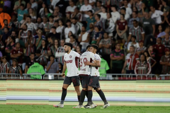 Lanús empató en Brasil ante Fluminense y se metió en semifinales de la Copa Sudamericana 2025