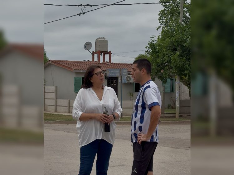 Cecilia Neme visitó el barrio Campo Contreras