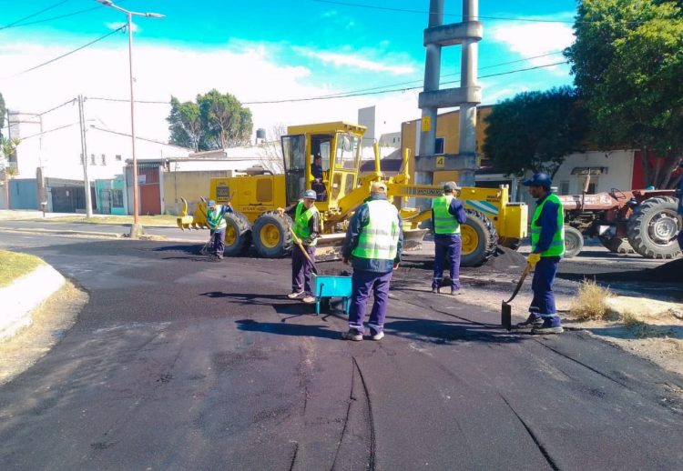 Realizaron trabajos de mantenimiento de la calzada en Avenida Belgrano y Solís