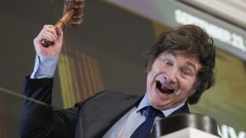 Decisiones pre-electorales: El Gobierno habría vendido US$500 millones para frenar al dólar