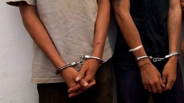 Pelea de pareja terminó con ambos detenidos en La Banda