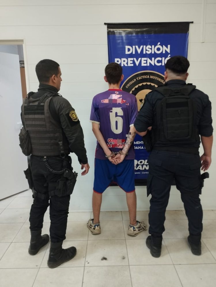 B° Siglo XXI: Detuvieron a un hombre con pedido judicial por robo