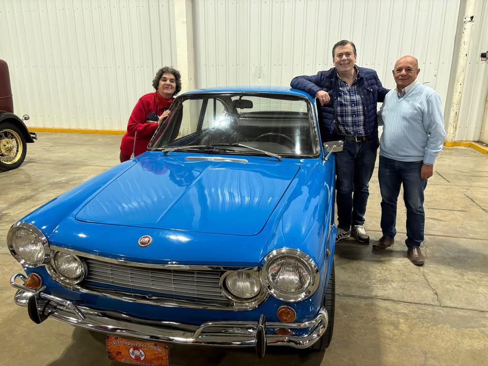 Zamora visitó la exposición Retro Clásica en el Nodo Tecnológico