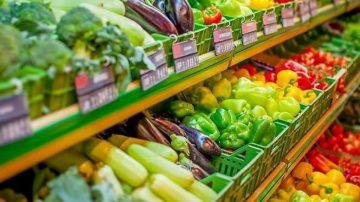Los hogares pagan el doble: frutas y verduras suben más que la inflación oficial