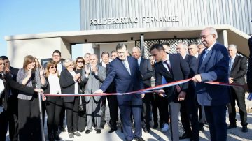 Zamora inauguró un moderno Polideportivo en Fernández