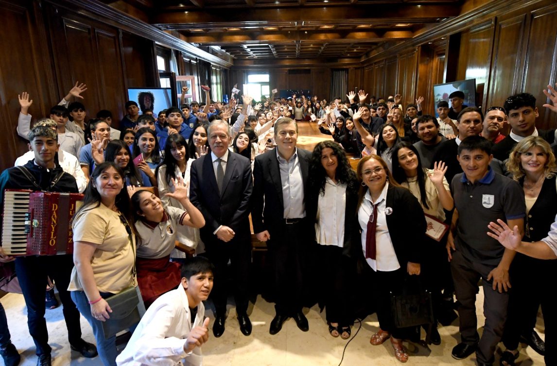 Zamora y Elías Suárez recibieron a estudiantes de seis departamentos de la provincia
