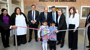 Autoridades del Gobierno de la Provincia inauguraron obras en el Jardí N° 504 del Paraje Loaj