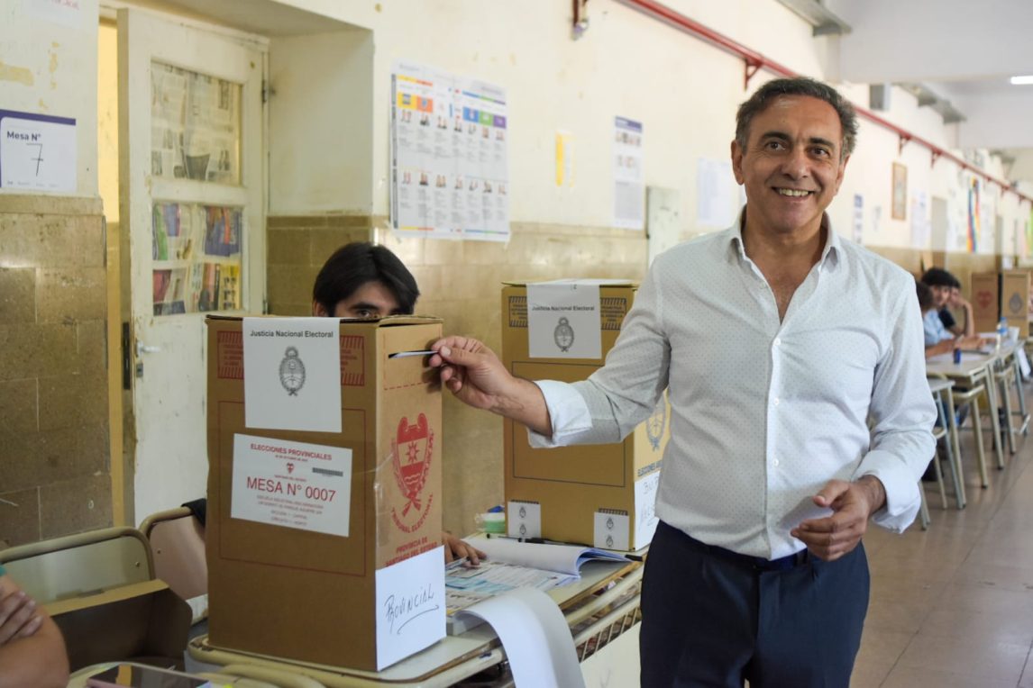 El candidato a senador por La Libertad Avanza, Tomás Figueroa votó y confió en el respaldo de Milei