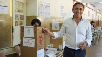 El candidato a senador por La Libertad Avanza, Tomás Figueroa votó y confió en el respaldo de Milei