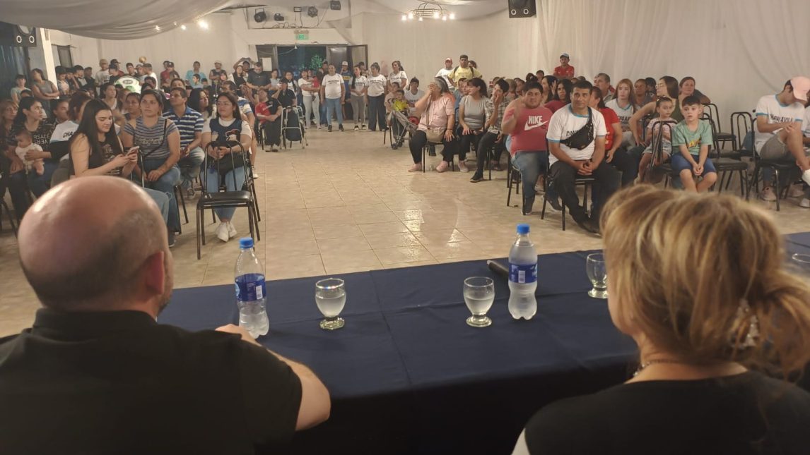 Pablo Mirolo y Verónica Larcher concretaron el cierre de camapaña en Frías