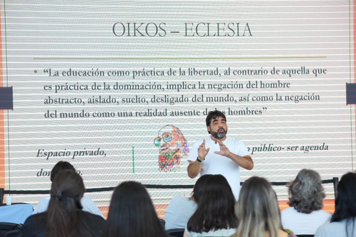Docentes participaron en una jornada sobre Paulo Freire en Santiago del Estero