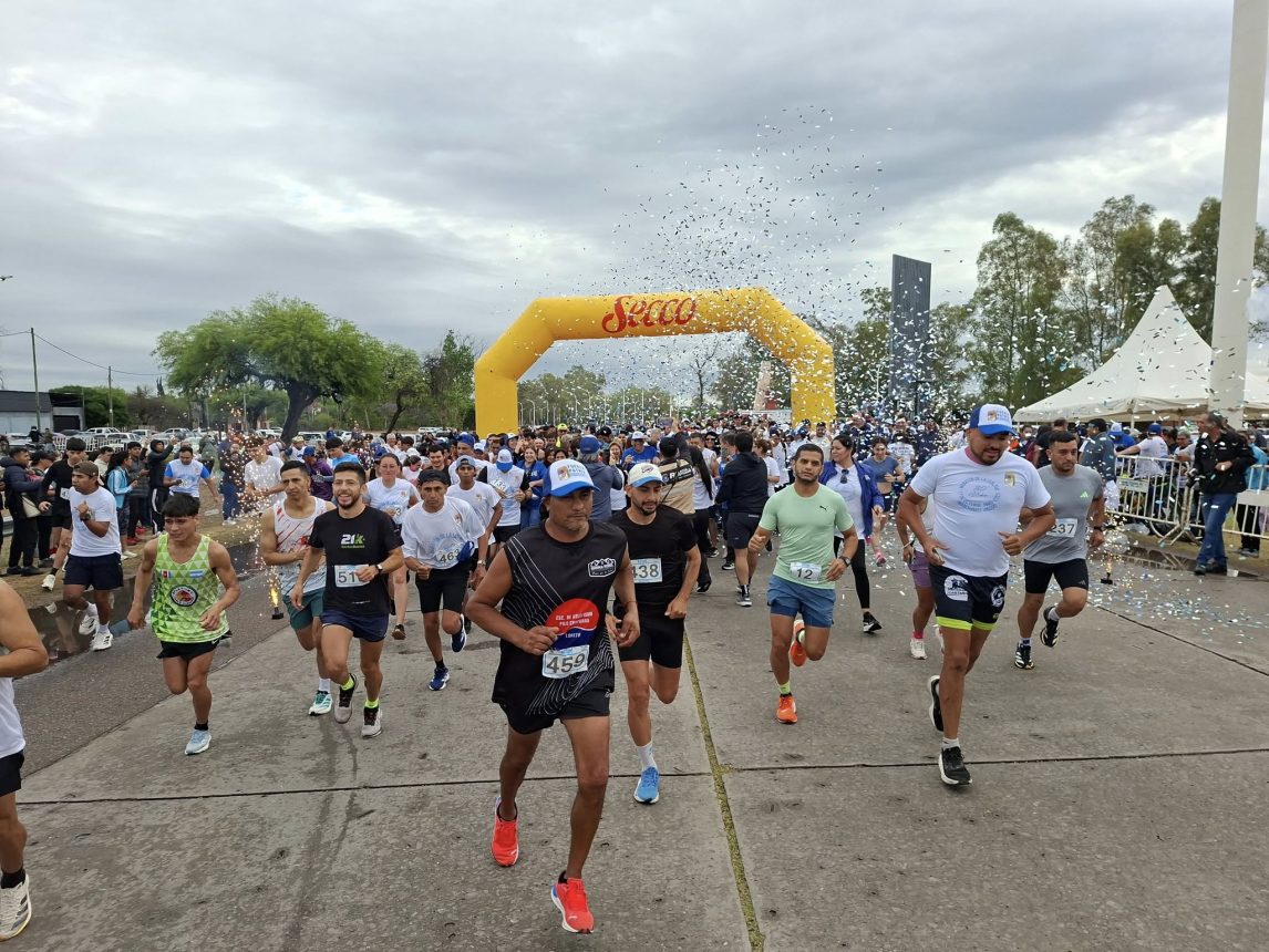 La “Maratón de la Lealtad” reunió a cientos de santiagueños este sábado