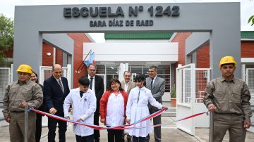 Inauguraron la escuela N° 1.242 “Sara Díaz de Raed” del barrio Aeropuerto