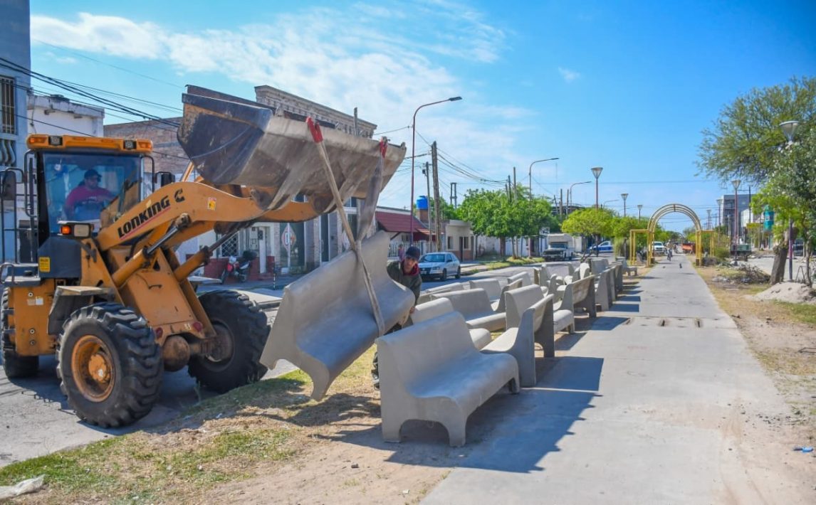 El Paseo Colón contará con 30 nuevos bancos entre Alvarado y La Rioja
