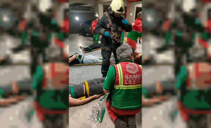 Susto: se desplomó un ascensor del séptimo piso y nueve jóvenes fueron rescatados