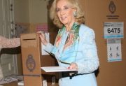 Mirtha Legrand votó en Palermo y se emocionó: “Me dan ganas de llorar, pero de alegría”