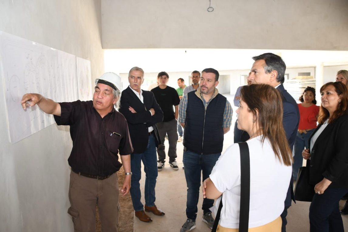 Funcionarios de la Municipalidad supervisaron el avance de obra del jardín de infantes Papa Francisco