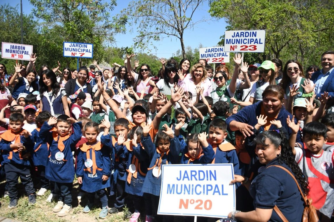 La intendente Fuentes participó de una jornada recreativa con más 2400 alumnos de los jardines de infantes municipales